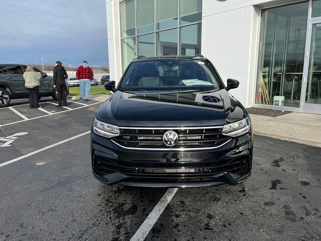 2024 Volkswagen Tiguan/Taos SE R-Line Black