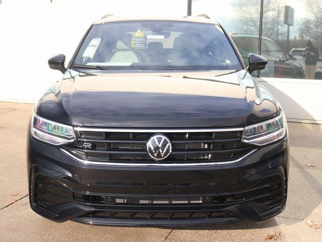 2024 Volkswagen Tiguan SE R-Line Black