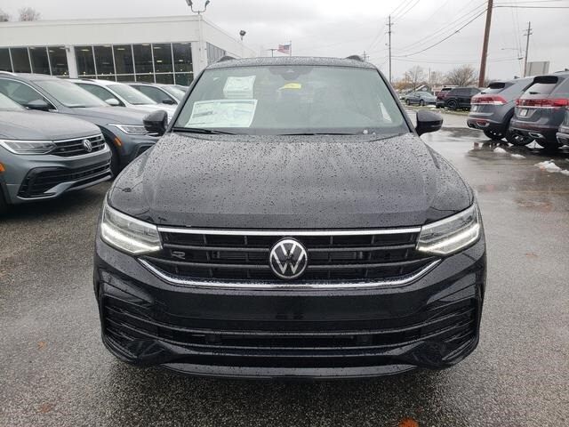 2024 Volkswagen Tiguan/Taos SE R-Line Black