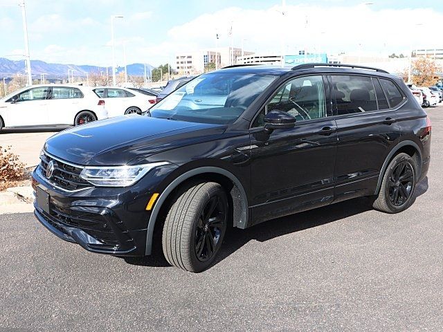 2024 Volkswagen Tiguan SE R-Line Black