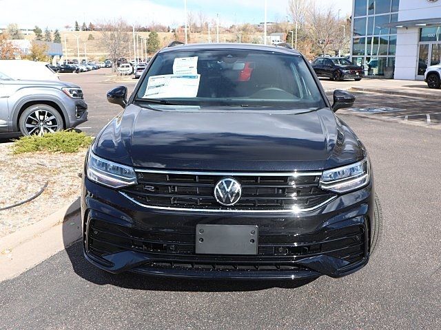 2024 Volkswagen Tiguan SE R-Line Black