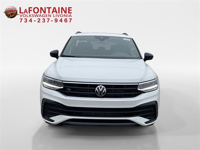 2024 Volkswagen Tiguan SE R-Line Black