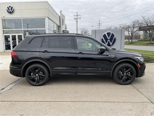 2024 Volkswagen Tiguan SE R-Line Black