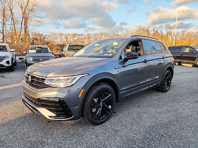 2024 Volkswagen Tiguan SE R-Line Black