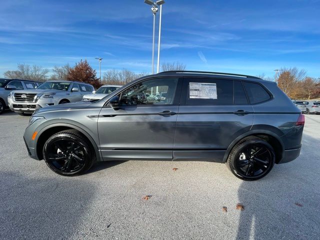 2024 Volkswagen Tiguan SE R-Line Black