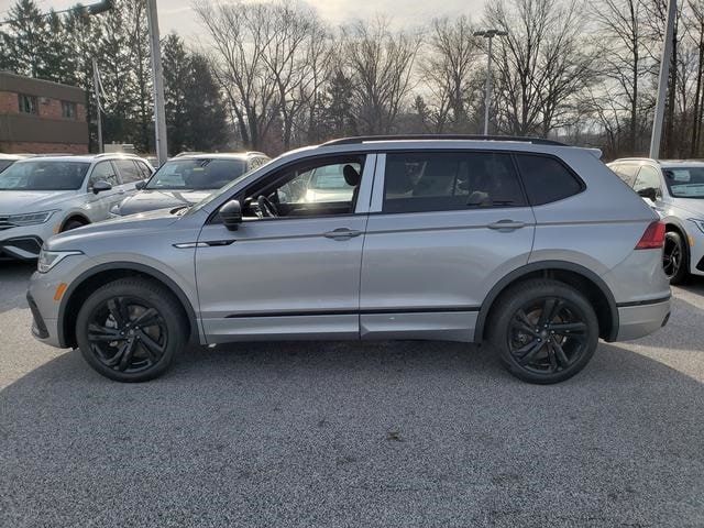 2024 Volkswagen Tiguan SE R-Line Black