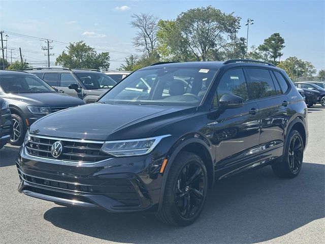 2024 Volkswagen Tiguan SE R-Line Black