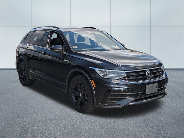 2024 Volkswagen Tiguan SE R-Line Black