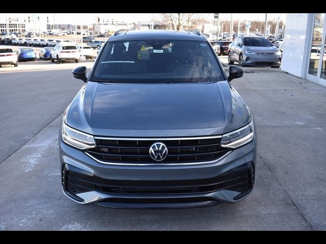 2024 Volkswagen Tiguan SE R-Line Black