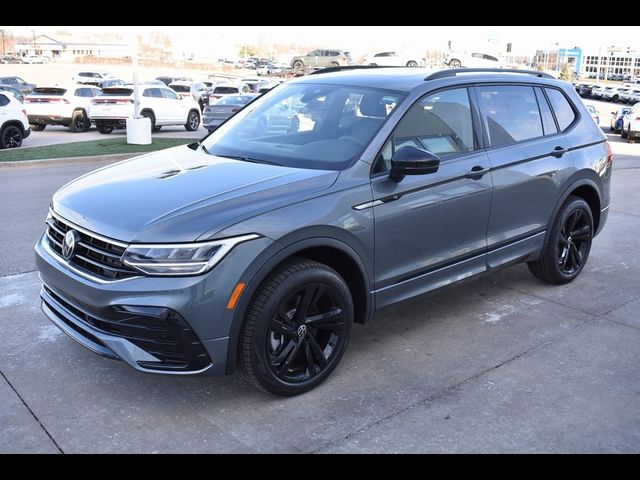 2024 Volkswagen Tiguan SE R-Line Black