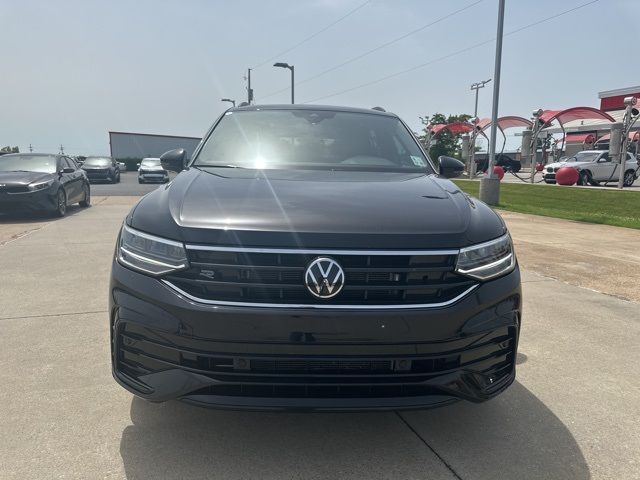 2024 Volkswagen Tiguan SE R-Line Black