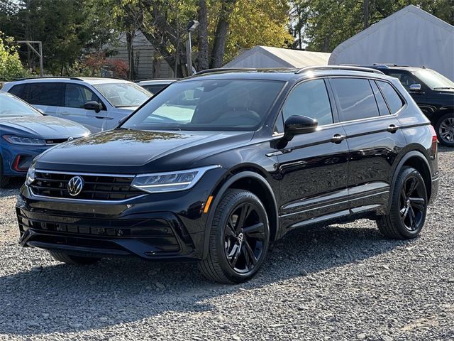 2024 Volkswagen Tiguan SE R-Line Black