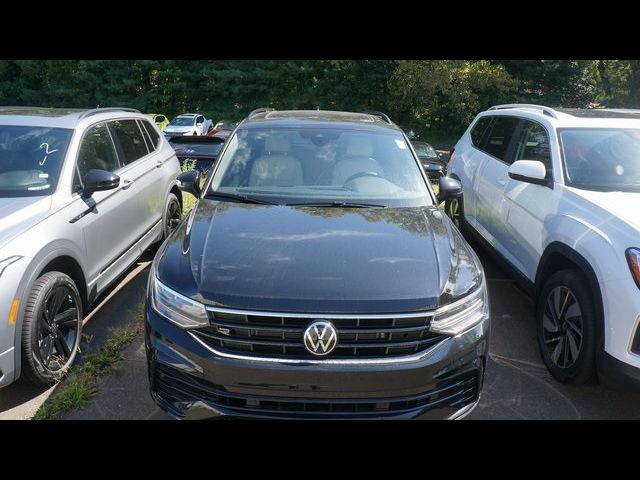 2024 Volkswagen Tiguan SE R-Line Black