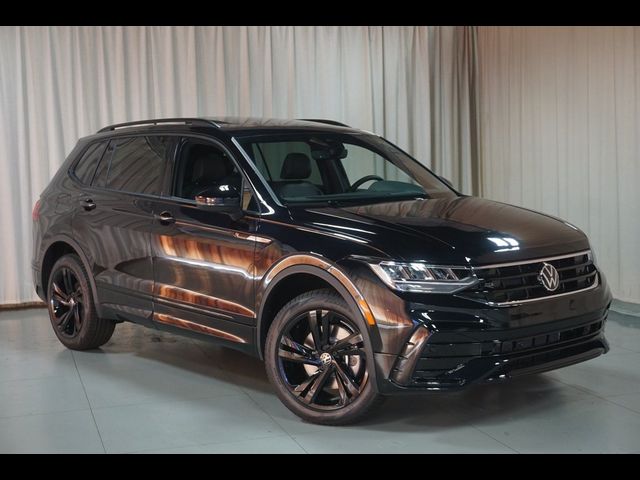 2024 Volkswagen Tiguan SE R-Line Black