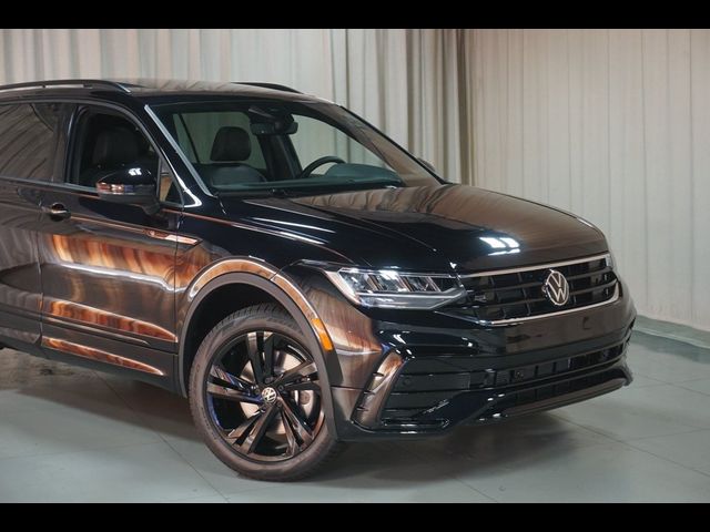 2024 Volkswagen Tiguan SE R-Line Black