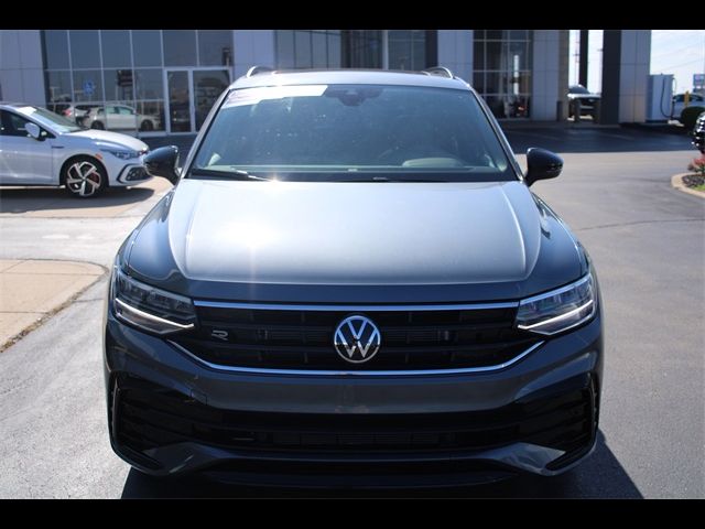 2024 Volkswagen Tiguan SE R-Line Black