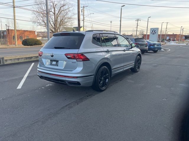 2024 Volkswagen Tiguan SE R-Line Black