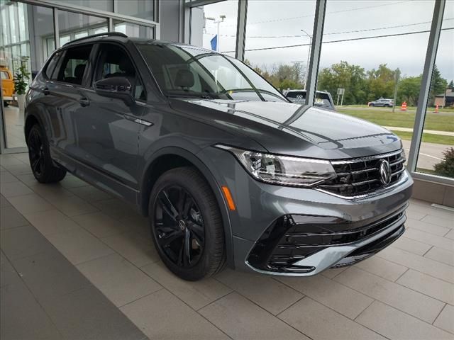 2024 Volkswagen Tiguan SE R-Line Black