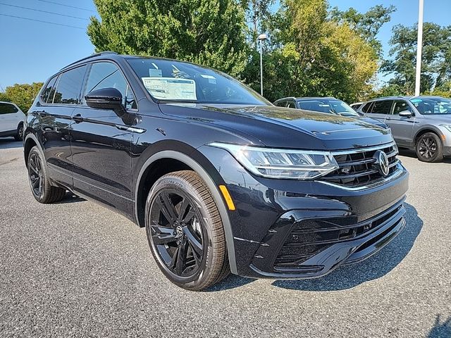 2024 Volkswagen Tiguan SE R-Line Black