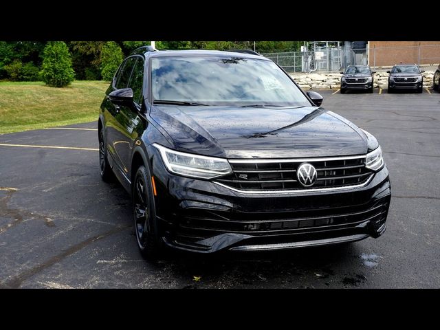 2024 Volkswagen Tiguan SE R-Line Black