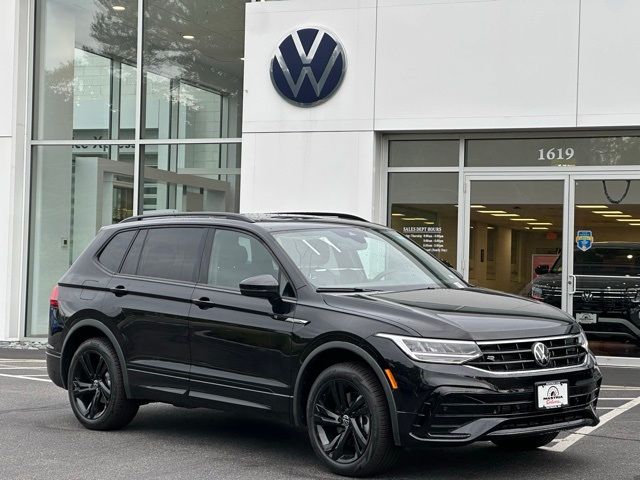 2024 Volkswagen Tiguan/Taos SE R-Line Black