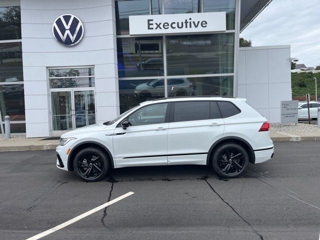 2024 Volkswagen Tiguan/Taos SE R-Line Black