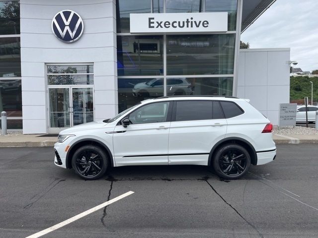 2024 Volkswagen Tiguan/Taos SE R-Line Black