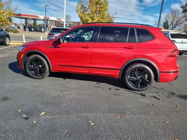 2024 Volkswagen Tiguan SE R-Line Black