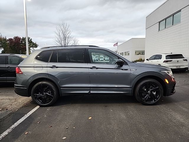 2024 Volkswagen Tiguan SE R-Line Black