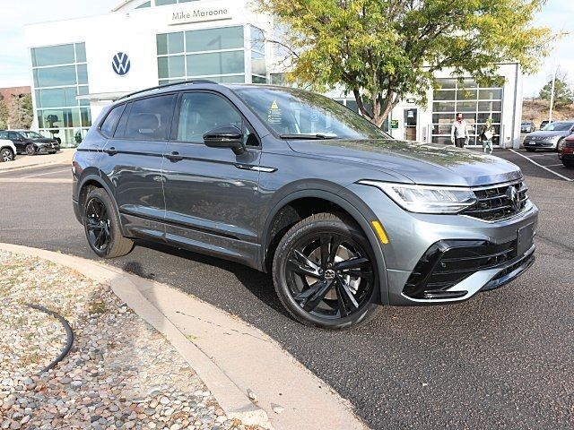 2024 Volkswagen Tiguan/Taos SE R-Line Black