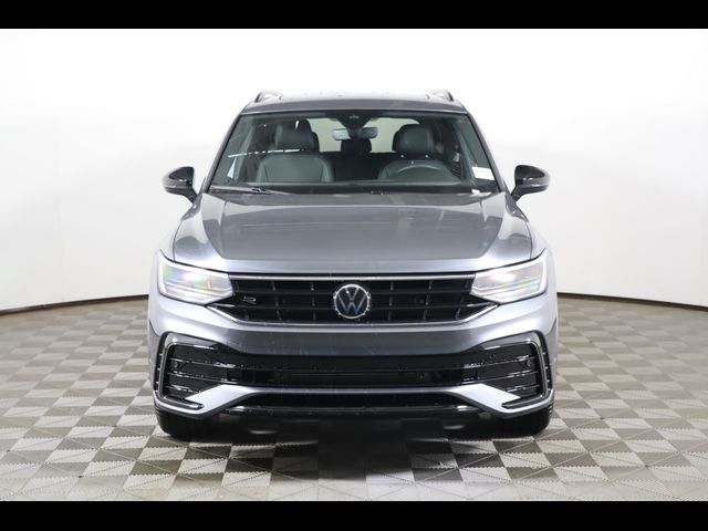 2024 Volkswagen Tiguan/Taos SE R-Line Black