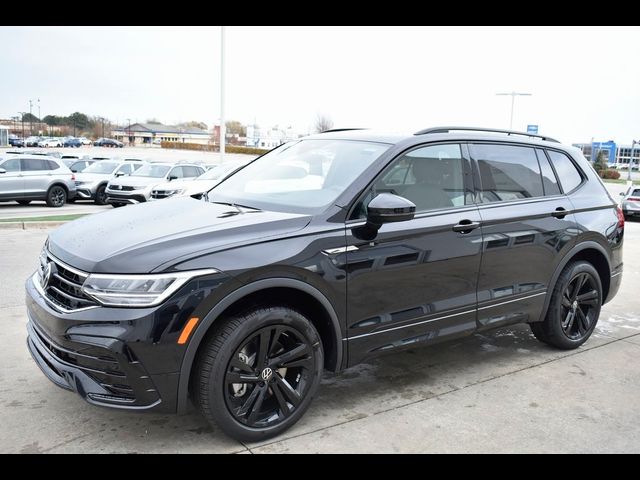 2024 Volkswagen Tiguan SE R-Line Black