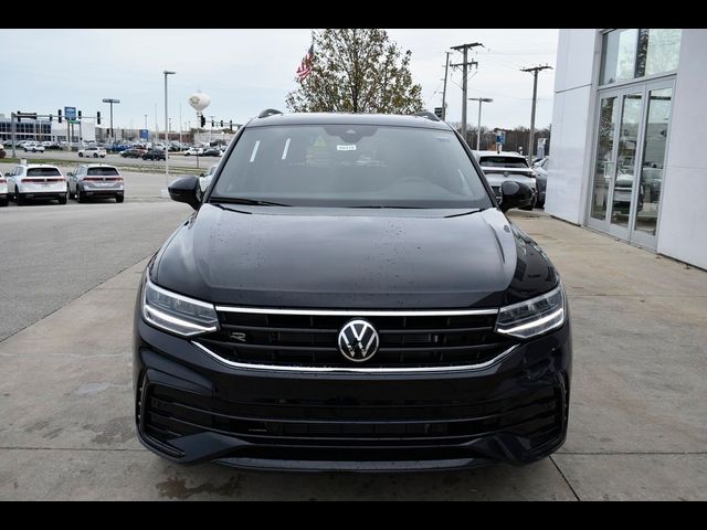 2024 Volkswagen Tiguan SE R-Line Black