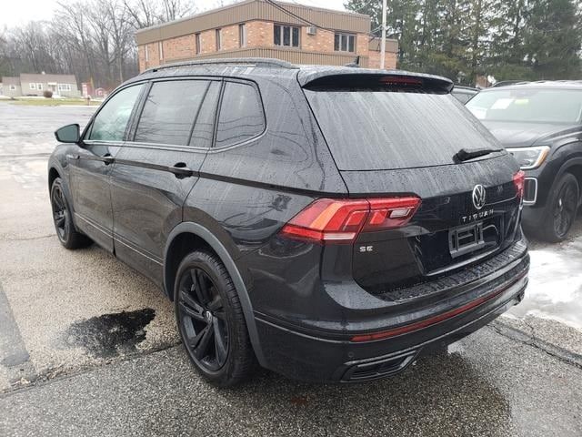 2024 Volkswagen Tiguan SE R-Line Black