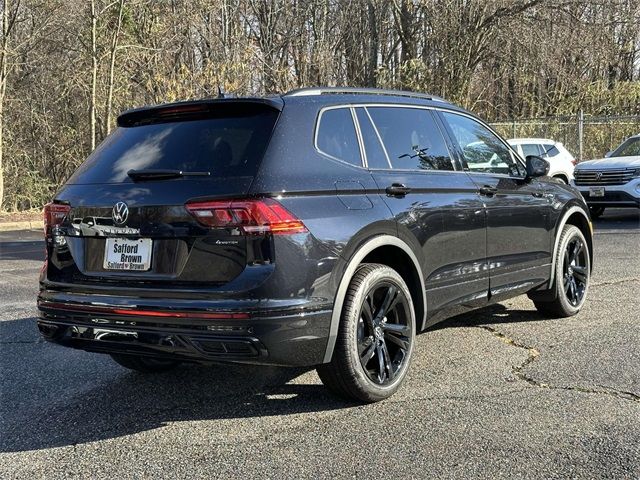 2024 Volkswagen Tiguan SE R-Line Black