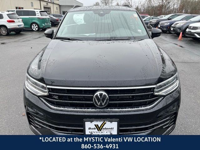 2024 Volkswagen Tiguan SE R-Line Black