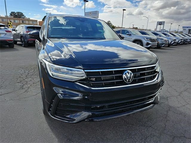 2024 Volkswagen Tiguan SE R-Line Black