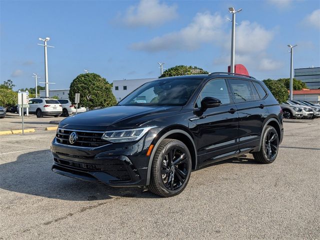 2024 Volkswagen Tiguan SE R-Line Black