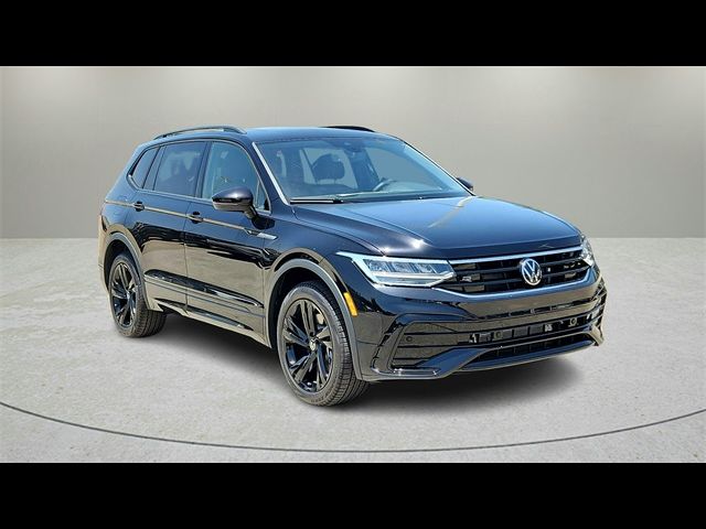 2024 Volkswagen Tiguan SE R-Line Black