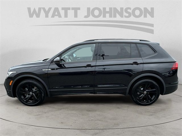 2024 Volkswagen Tiguan SE R-Line Black