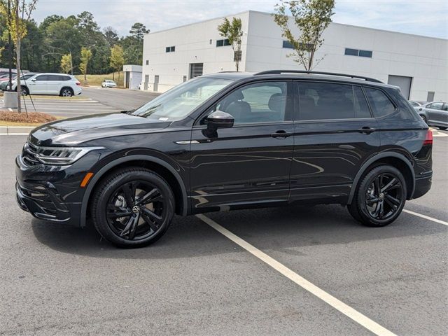 2024 Volkswagen Tiguan SE R-Line Black