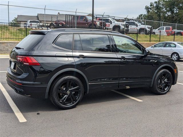 2024 Volkswagen Tiguan SE R-Line Black