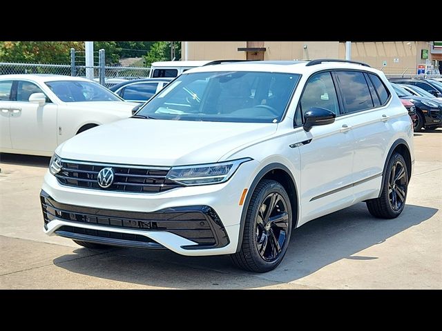 2024 Volkswagen Tiguan SE R-Line Black