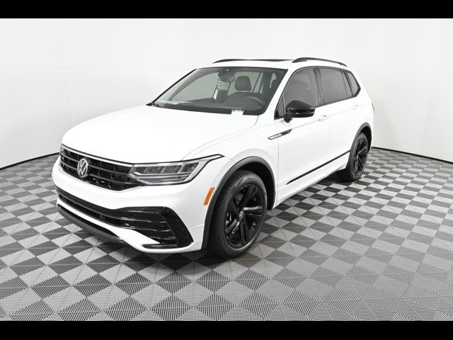 2024 Volkswagen Tiguan SE R-Line Black