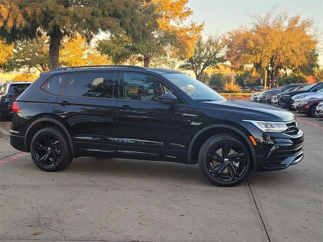 2024 Volkswagen Tiguan SE R-Line Black