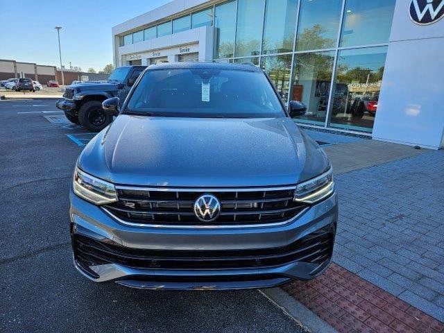 2024 Volkswagen Tiguan SE R-Line Black