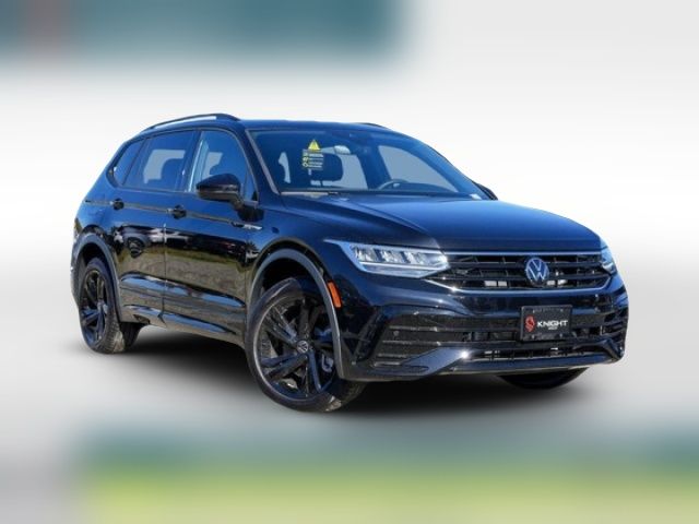 2024 Volkswagen Tiguan/Taos SE R-Line Black