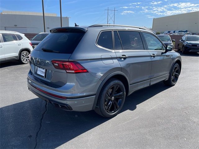 2024 Volkswagen Tiguan/Taos SE R-Line Black