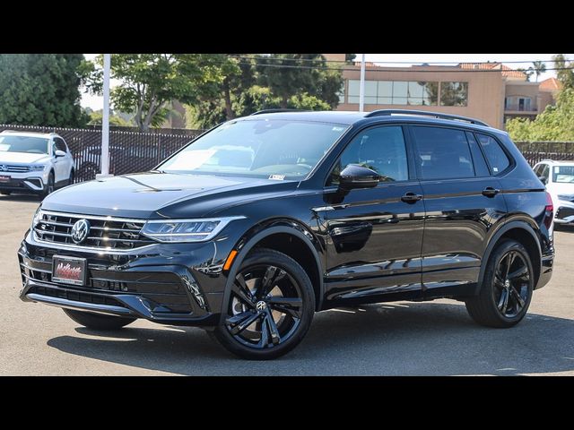 2024 Volkswagen Tiguan/Taos SE R-Line Black