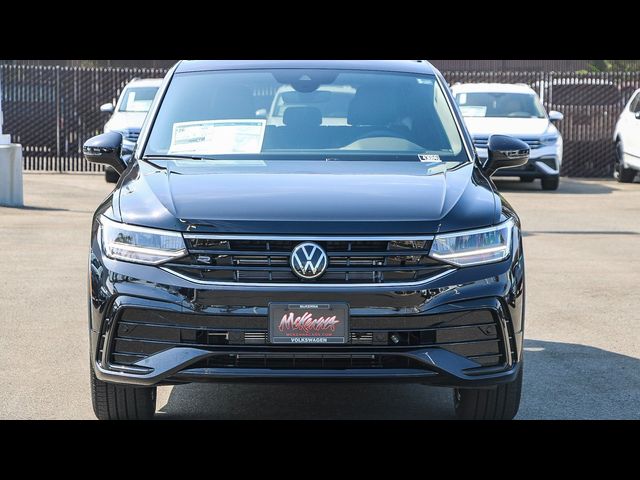 2024 Volkswagen Tiguan/Taos SE R-Line Black